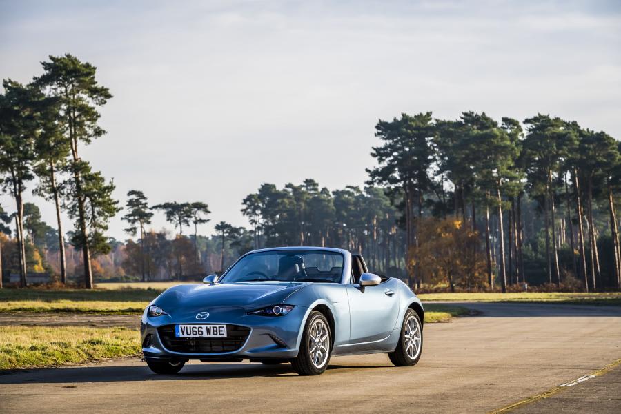  Mazda MX-5 Arctic 2017 года  (UK) (фото 26 из 53)